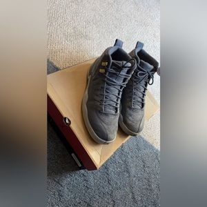 Jordan 12 retro dark grey size 10.5